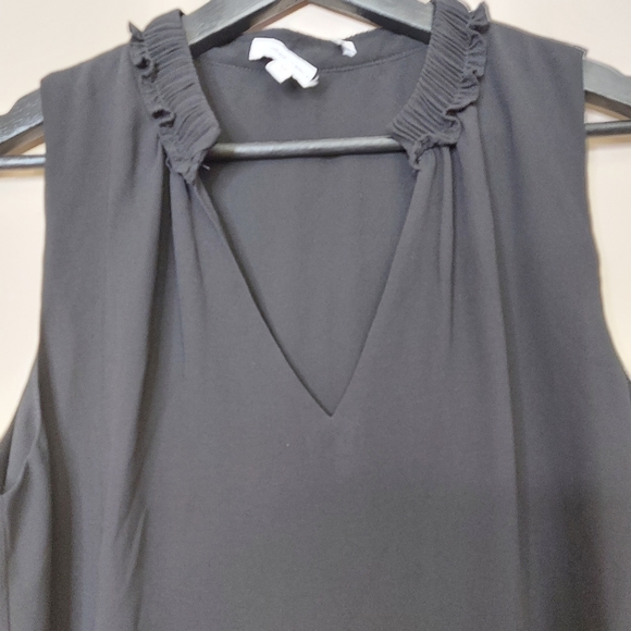 Naked Zebra v neck sleeveless blouse with ruffle detail at the neckline medium - Picture 5 of 7